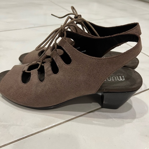 Munro Jillie brown Leather Sandals size 10.5 - Picture 2 of 7